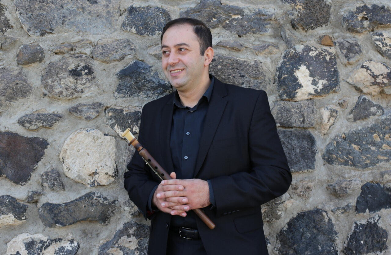 Artak Asatryan - Duduk Player